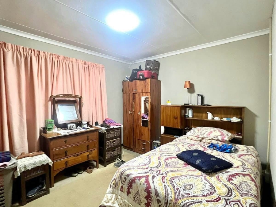 6 Bedroom Property for Sale in Wilgeboom A H North West